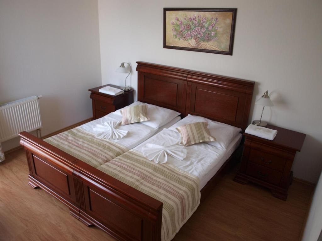 Hotel Oko Nitra Bagian luar foto